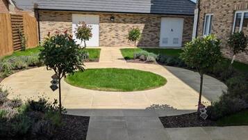 Apartment, 2 Bedrooms | Garden