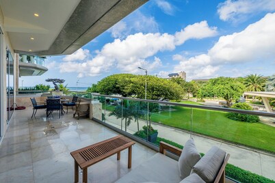 Chic downtown 2 bedroom condo at Coral Shell