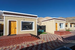 Vista frontal de la propiedad