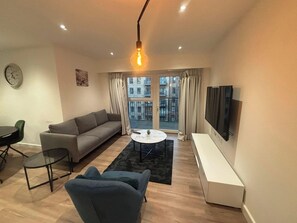 Apartment | Living area - Beaufort Park - 2 Beds - 2 Bathrooms (London)
