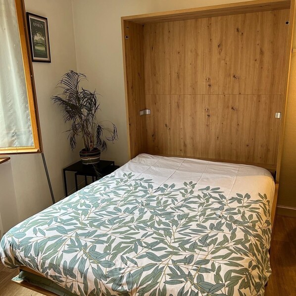 Bügeleisen/Bügelbrett, WLAN, Bettwäsche