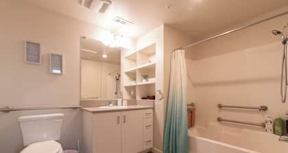 Santa Ana Delightful 4 Bedroom House