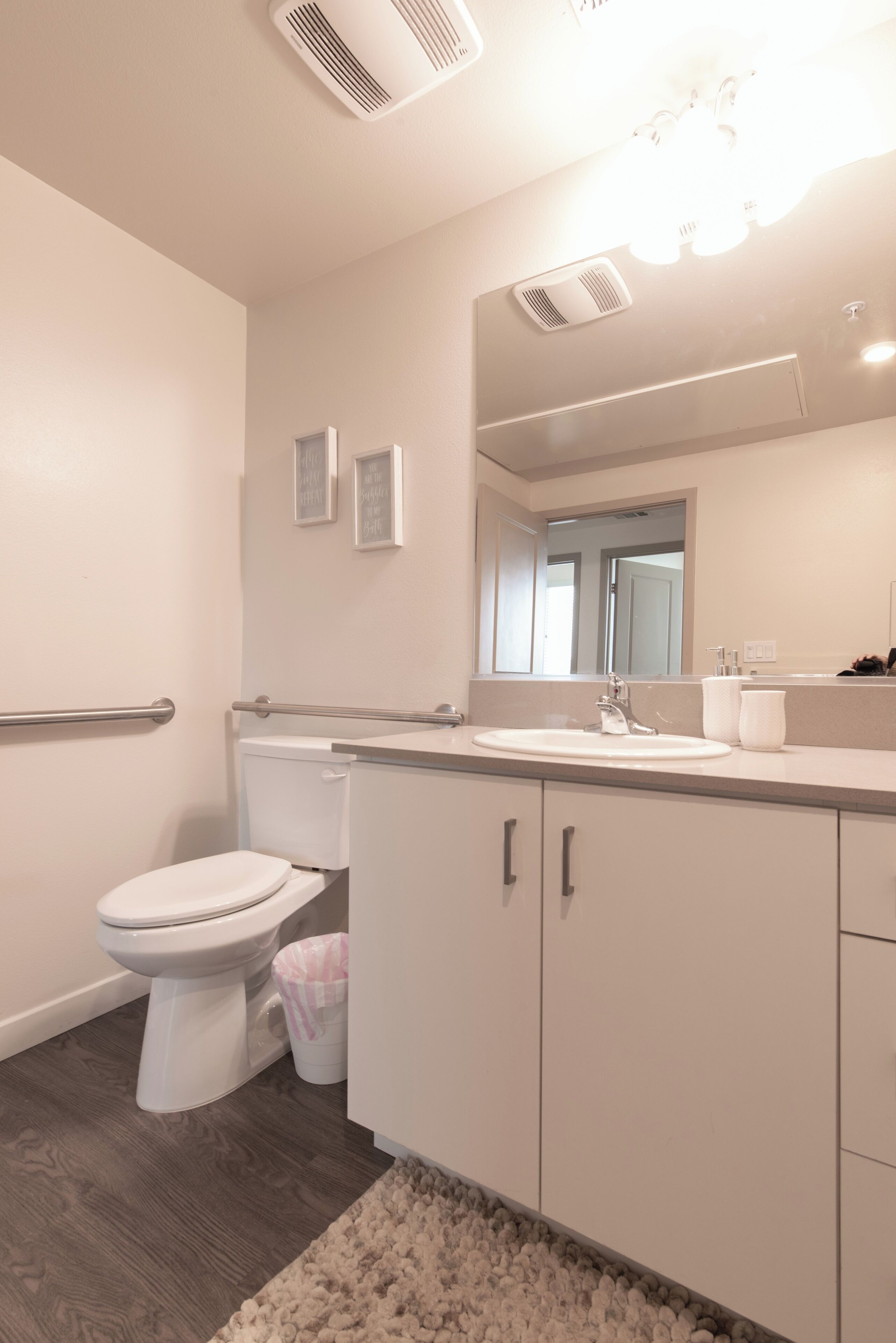 House | Bathroom | Shower, hair dryer, towels