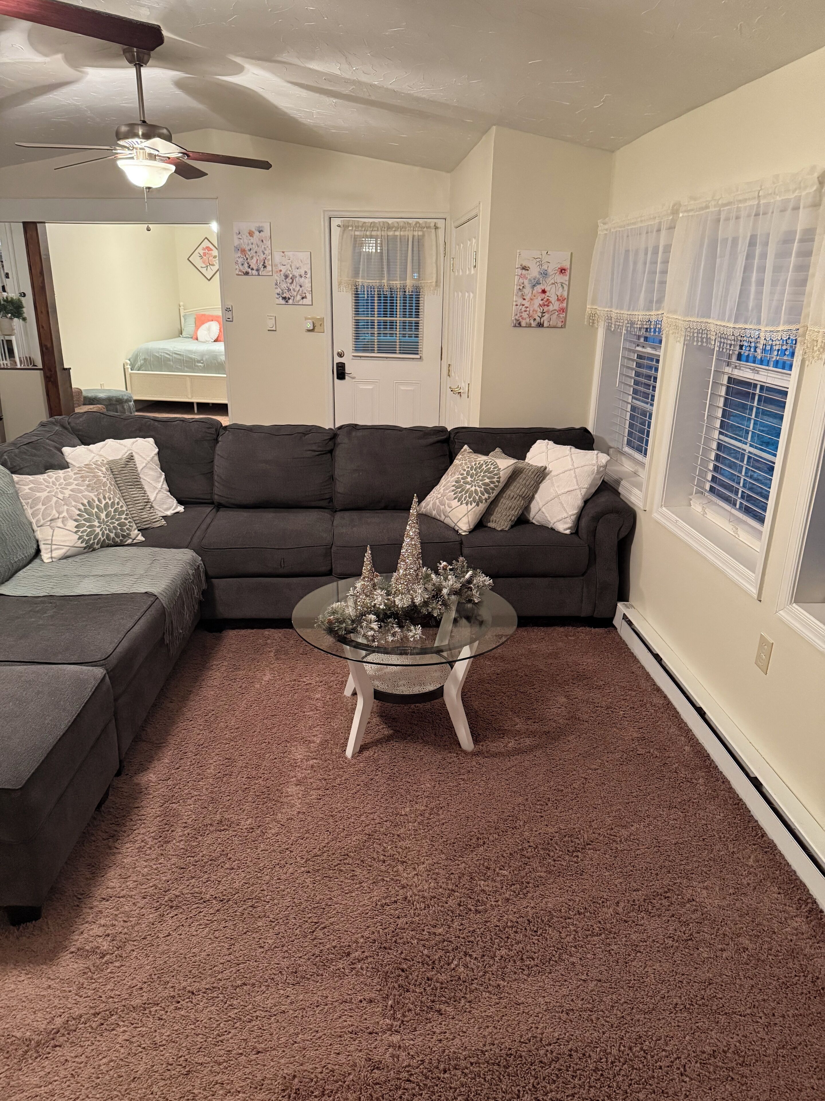 Smart-tv och eldstad