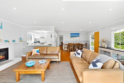 Ozone Holiday House S