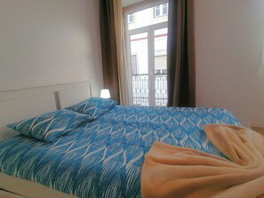 1 slaapkamer, een strijkplank/strijkijzer, gratis wifi, beddengoed