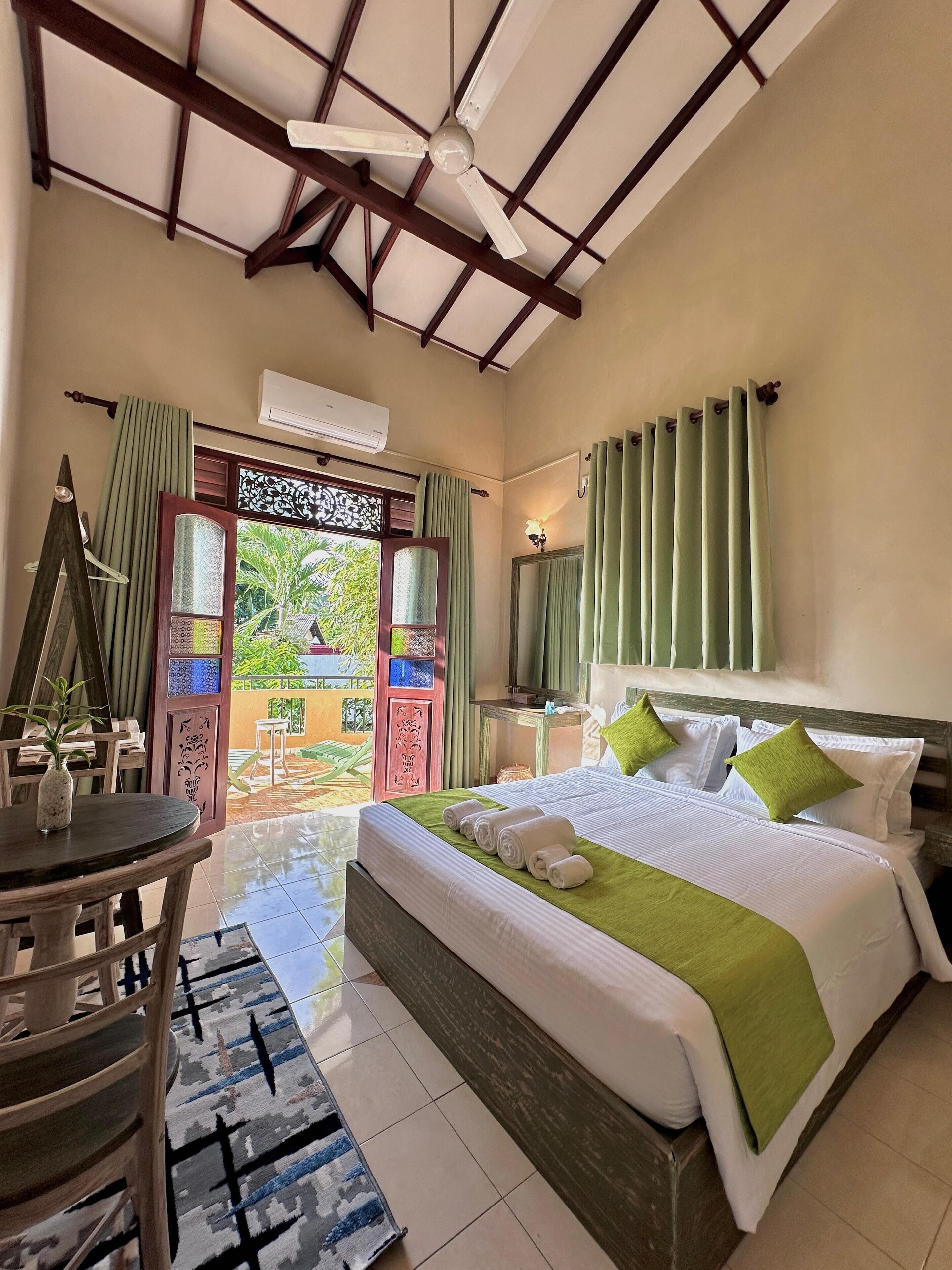 Sengetøy i egyptisk bomull, sengetøy av topp kvalitet og skrivebord