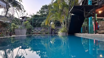 Standard Double Room, Garden View | Water view