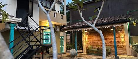 8 piscinas al aire libre