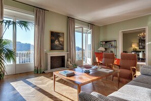 Deluxe Apartment, 4 Bedrooms, Balcony, River View | Living area