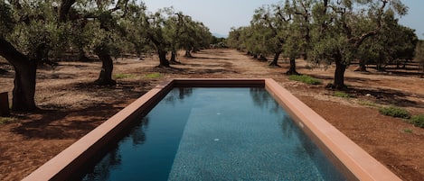 Außenpool, Liegestühle