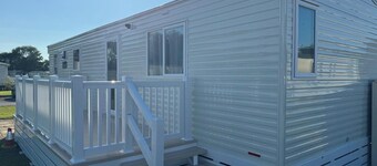 Gorgeous 2 Bed Caravan in South Cerney