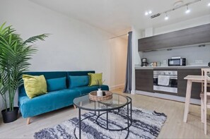 Apartment | Living area | TV