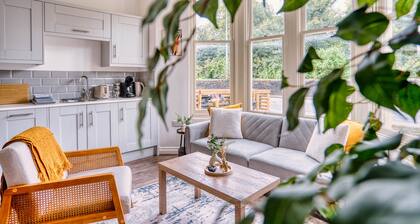 Stunning 2 Bed by the City Centre & Bute Park