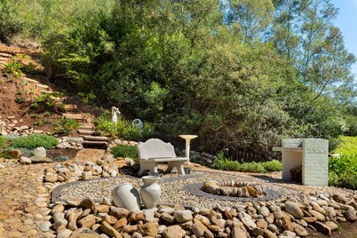 Amazing Riverside Retreat With Hot Tub & Ecopool