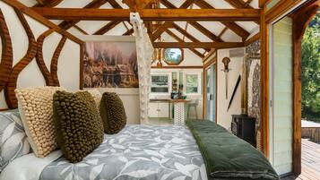 Cabin | 1 bedroom, iron/ironing board, bed sheets