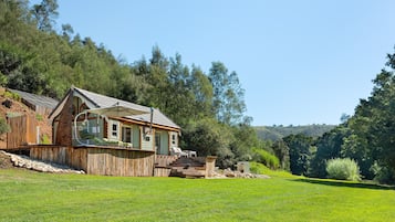 Cabin | Exterior