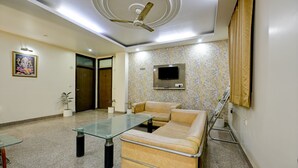Room, 1 Bedroom, Smoking, City View | Living room - Room-hotel Mayank Plaza-near IGI Airport (New Delhi)