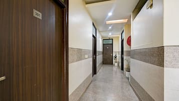 Room, 1 Bedroom, Smoking, City View | Interior
