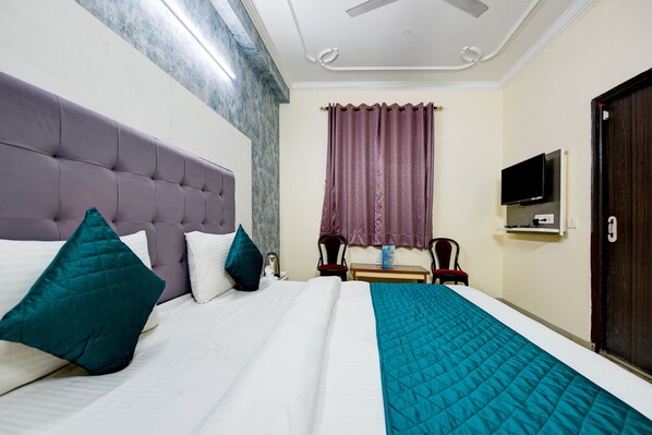 Room amenity - Room-hotel Mayank Plaza-near IGI Airport (New Delhi)