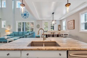 Interior - Deja Blue-6BR w Pool Hot Tub-Steps To Beach (Hilton Head Island)