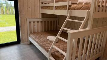 3 bedrooms, iron/ironing board, WiFi