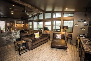 Tv, pejs, dvd-afspiller, kontorer