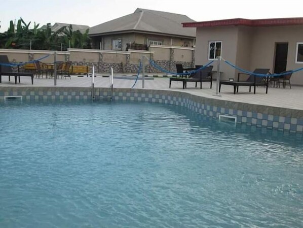 Outdoor pool - Aenon Suites And Hotel LTD (Osogbo)