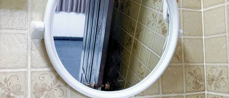 Shower, free toiletries, hair dryer, towels