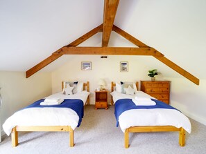 3 bedrooms, iron/ironing board, travel crib, free WiFi