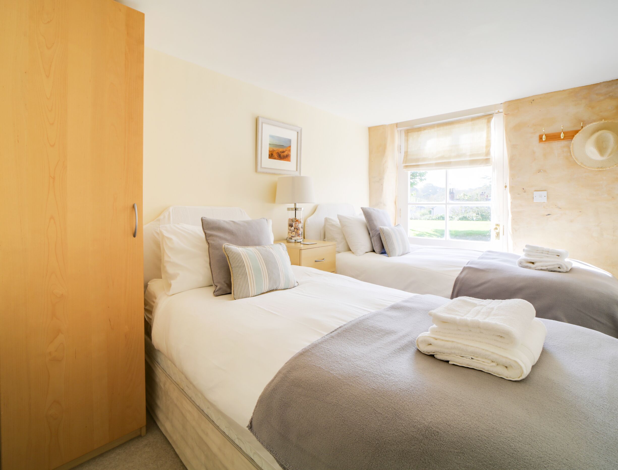 3 bedrooms, iron/ironing board, travel crib, free WiFi