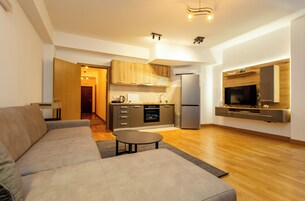 Refrigerador con freezer, horno, placa de cocina, lavavajillas