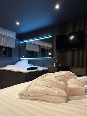 Luxury Suite, 1 Bedroom, Patio | 1 bedroom, premium bedding, memory foam beds, iron/ironing board