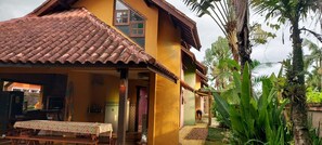 Outdoor dining - Beach house in Boraceia within the Morada da Praia condominium. Complete structure (bertioga)
