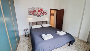 2 chambres, bureau, fer et planche à repasser, Wi-Fi gratuit