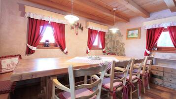 Cabin, Balcony, Mountain View | Dining room