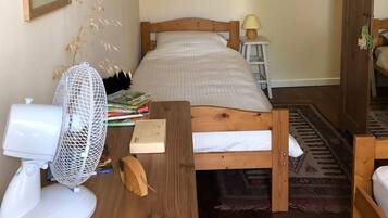 2 bedrooms, iron/ironing board, travel crib, free WiFi