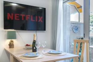 Dining - Salou (3pax) Charm & Cozy | Lovely | AC | WiFi (Salou)