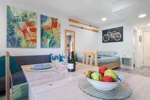 Dining - Salou (3pax) Charm & Cozy | Lovely | AC | WiFi (Salou)