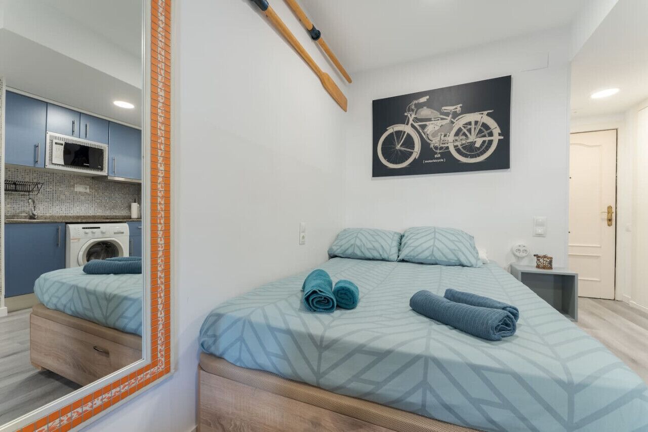 Desk, iron/ironing board, travel cot, WiFi