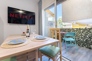 Dining - Salou (3pax) Charm & Cozy | Lovely | AC | WiFi (Salou)