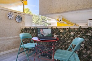 Outdoor dining - Salou (3pax) Charm & Cozy | Lovely | AC | WiFi (Salou)