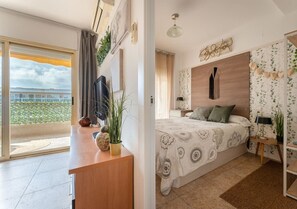 2 Schlafzimmer, Schreibtisch, Bügeleisen/Bügelbrett, WLAN