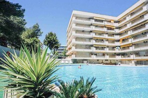 Pool - Salou Luxe Stay | Chill-out | Cozy ( 2BR ) Parking (Salou)