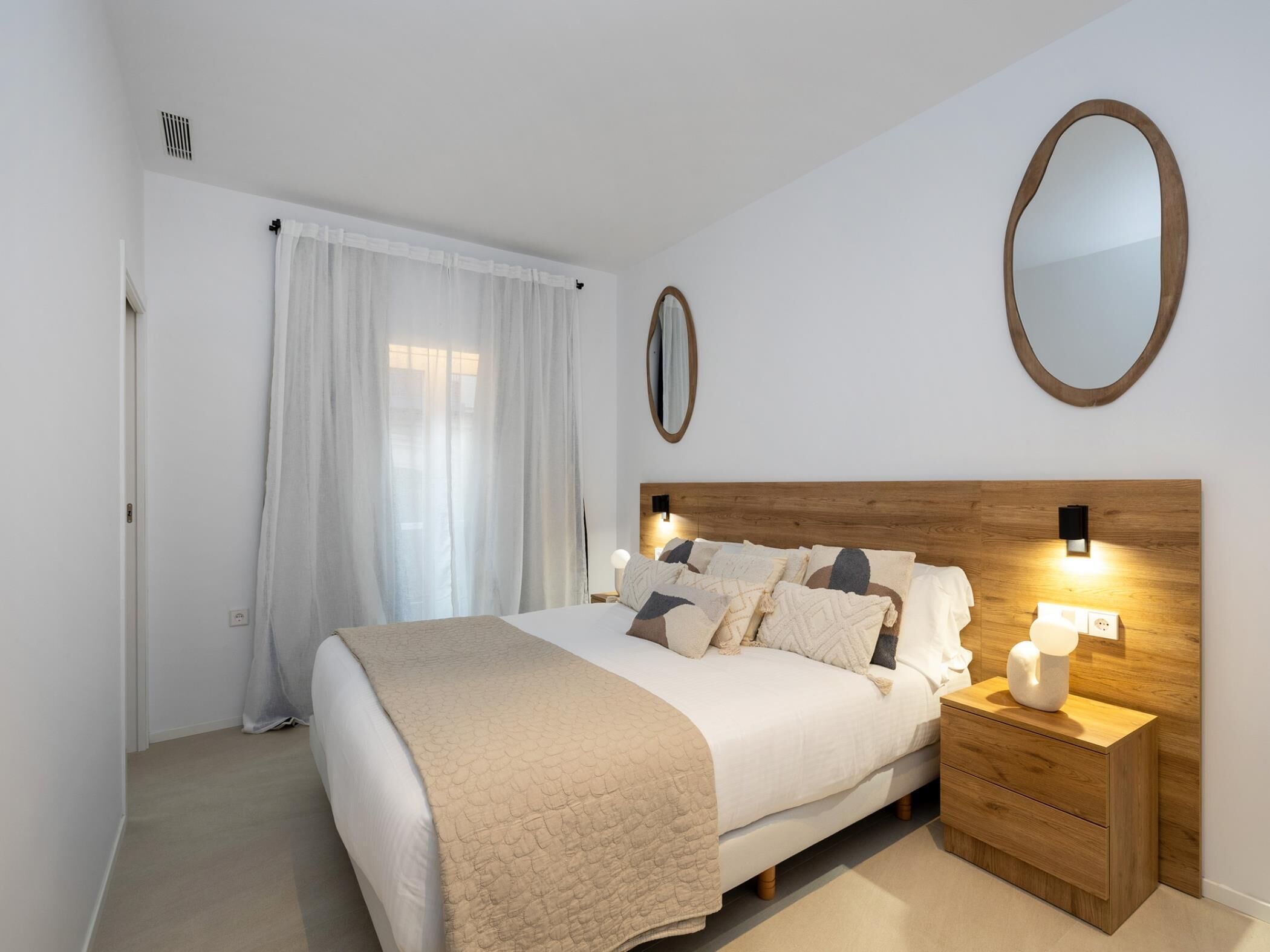 2 bedrooms, iron/ironing board, Internet, bed sheets
