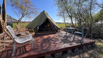Romantische tent, 1 queensize bed, aan de binnenplaats | 1 slaapkamer, gratis wifi