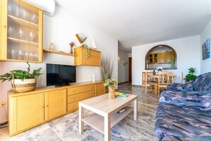 TV - Oasis Salou (6Pax) PortAventura|Pool |Wifi|Parking (Salou)