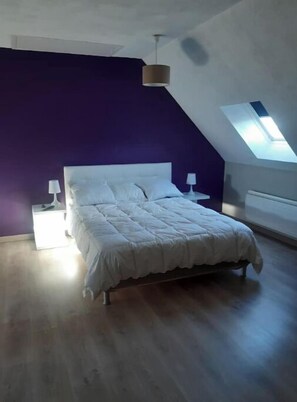 1 chambre, fer et planche à repasser, Wi-Fi, draps fournis