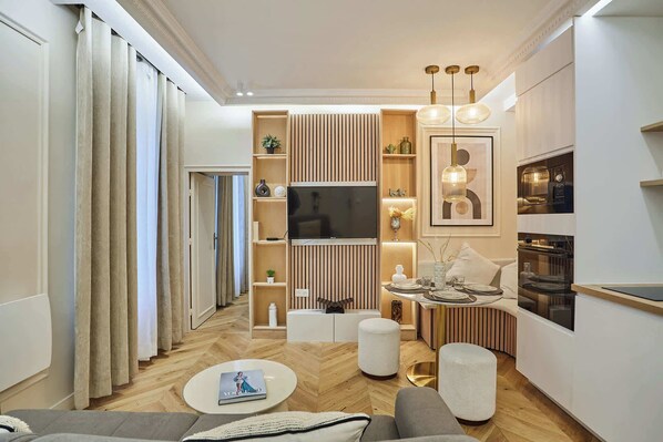 Smart TV - Sublime apartment in the heart of Paris 4 people FBMAR1 by Studioprestige (Paris)
