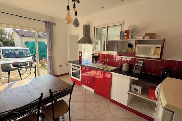 Køleskab, mikrobølgeovn, ovn, kogeplade